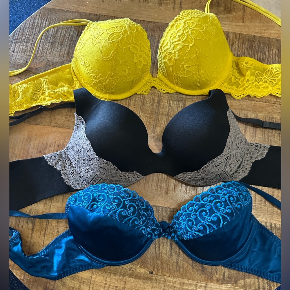 Victorias Secret 36 B Bra Lot Of 3 Turquoise, Black, Yellow Pre-owned